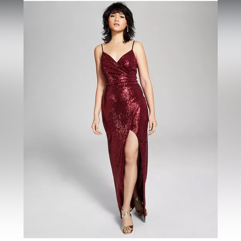 Never worn, beautiful sequin holiday dress.